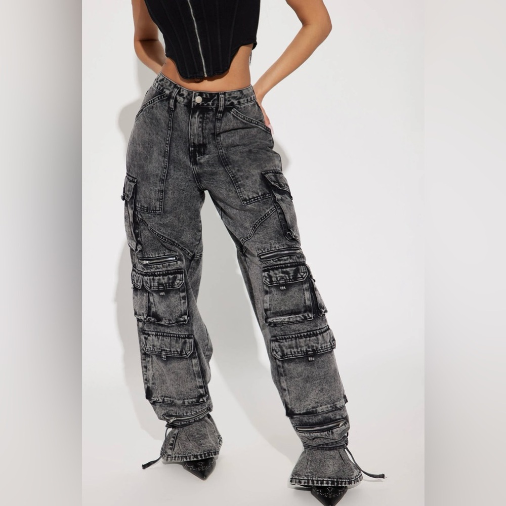 Acid wash cargo jeans
